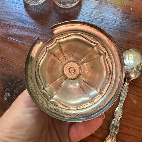 Crystal and silver sugar/jelly jar with glass salt and pepper shakers - Picture 6 of 9